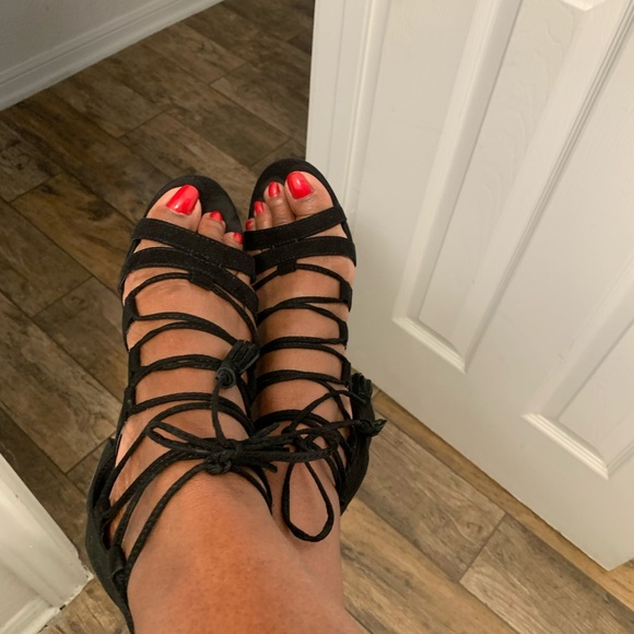 Black ladies Shoes with Comfortable Fit and Stylish Design - Picture 4 of 8